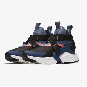 Nike Huarache City Run Sneakers